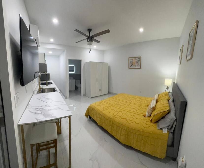 Stunning Deluxe Studio Hialeah Eksteriør billede