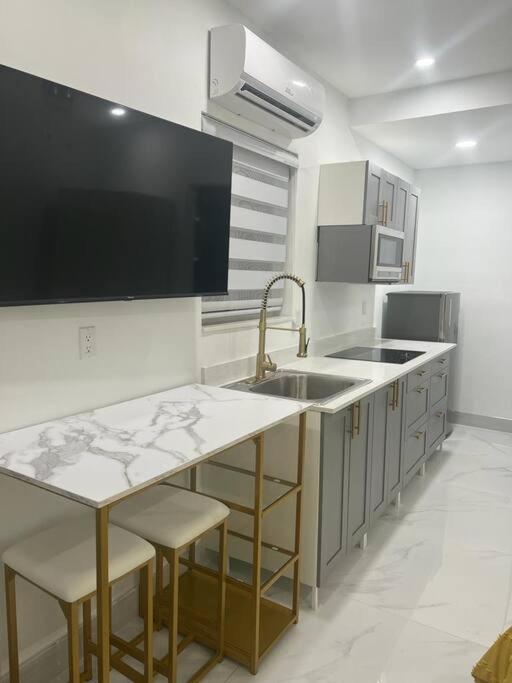 Stunning Deluxe Studio Hialeah Eksteriør billede