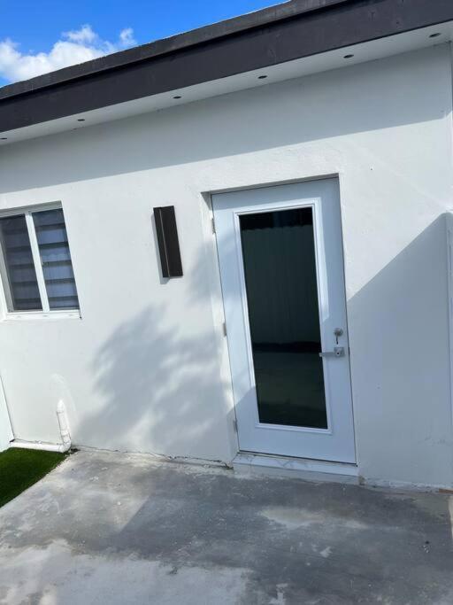 Stunning Deluxe Studio Hialeah Eksteriør billede